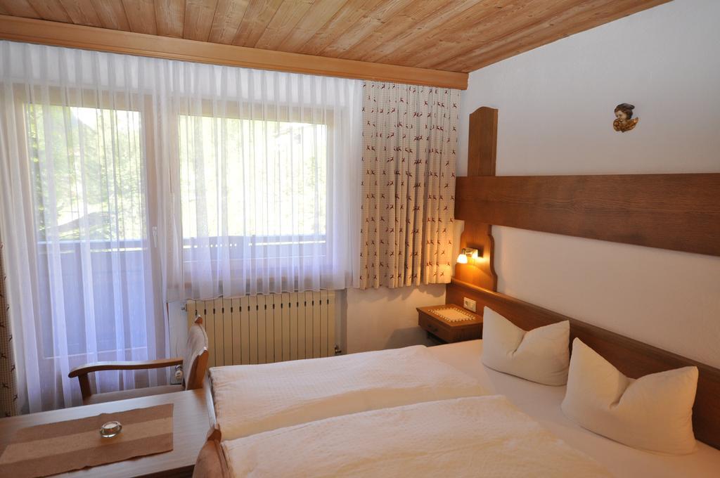Apart - Und Fruehstueckspension Jaegerheim Kaunertal Rum bild